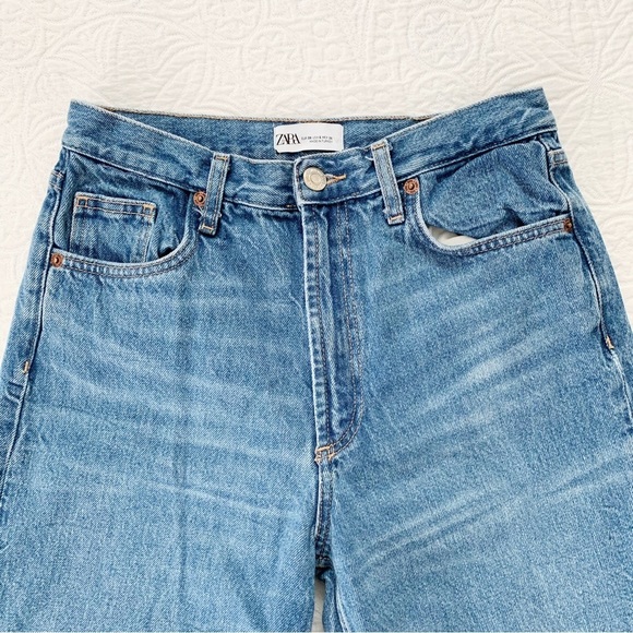 Zara Women's High Rise Distressed Raw Hem Jeans - Picture 2 of 5